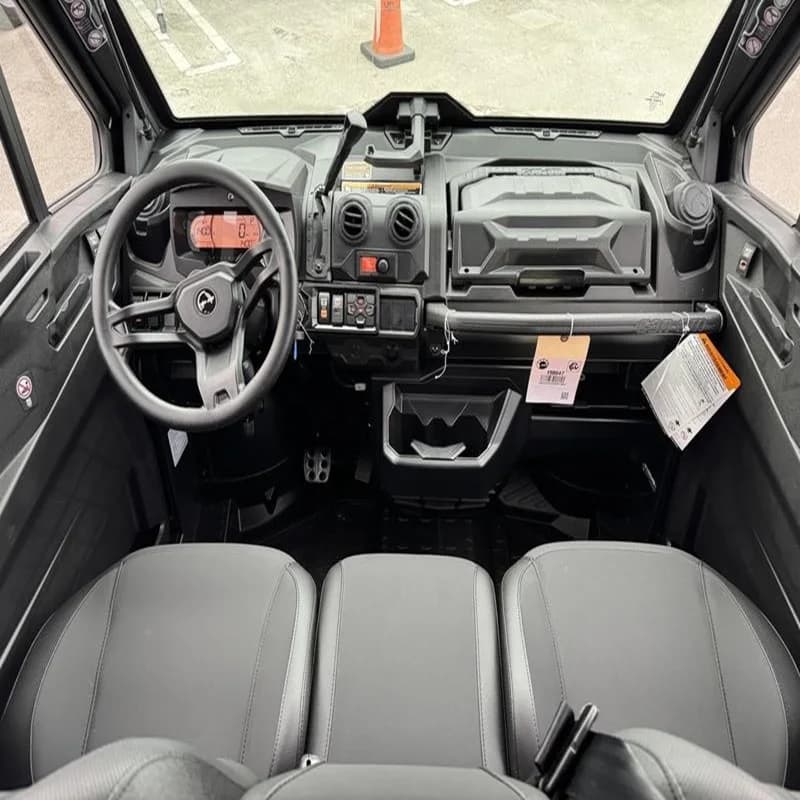 POUR TOUS! 2025 Can-Am Defender Limité