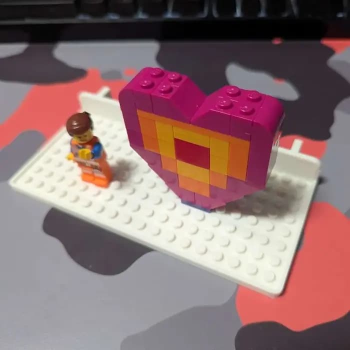 Étagère murale Skadis pour blocs de construction