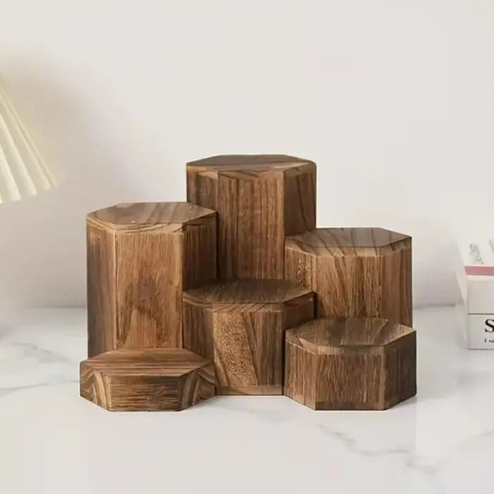 Présentoir Hexagonal en bois de 6 pièces adapté à la présentation de bijoux et d'accessoires
