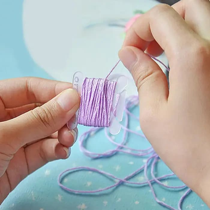 Porte-fil à broder en plastique, canette artisanale, support de rangement pour point de croix, carte de fil à coudre