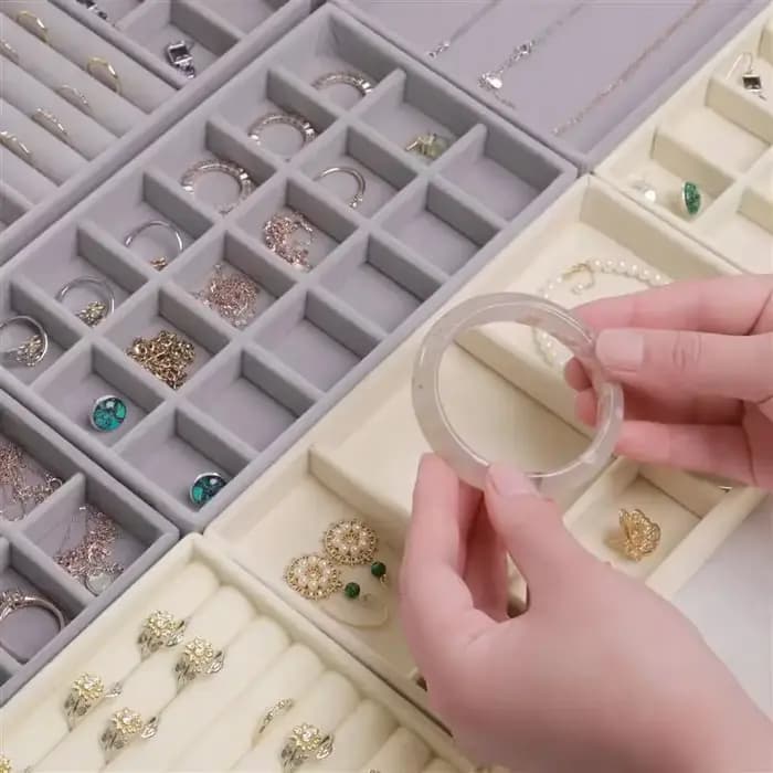 Boîte de rangement de bijoux en velours améliorée