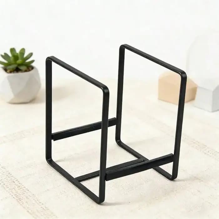 Étagère à assiettes en métal noir - Organisateur de vaisselle vertical compact, rangement de cuisine