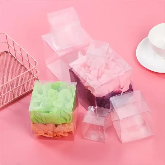 Boîtes à bonbons et chocolats transparentes chaudes