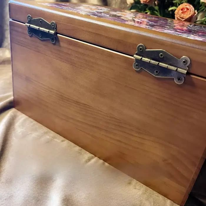 Boîte à bijoux en bois massif