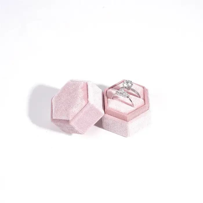 Boîte à matiques hexagonale en velours pour mariage