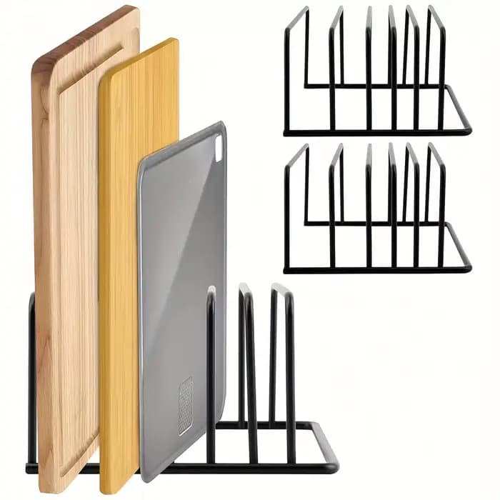 Étagère de cuisine pour planches à découper et moules à pâtisserie