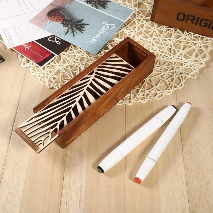 Boîte de rangement en bois unique avec couvercle coulissant sculpté creux