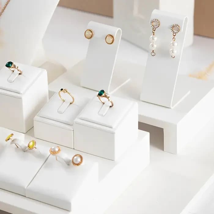 Porte-boucles d'oreilles