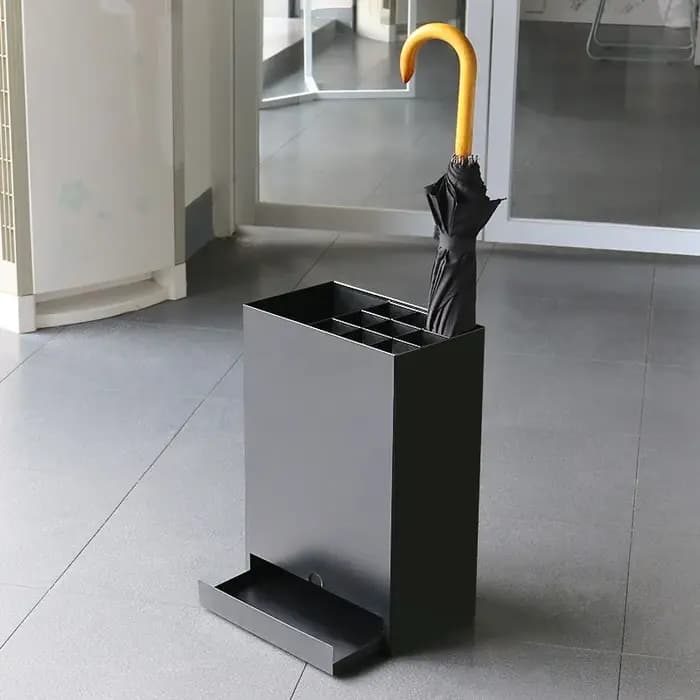 Porte-parapluie avec plateau d'égouttage