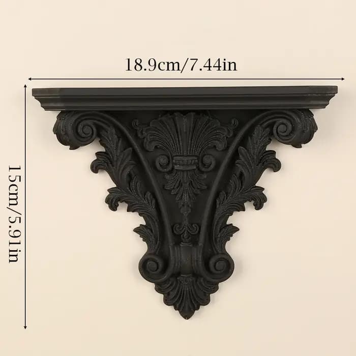 Étagère murale sculptée de style rétro européen pour un intérieur sombre
