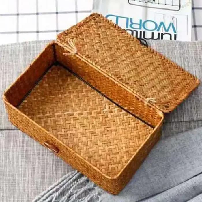 Boîte de paille tressée traditionnelle avec couvercle