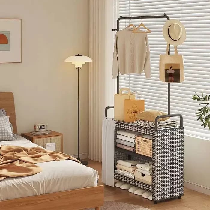 Porte-vêtements sur pied en métal