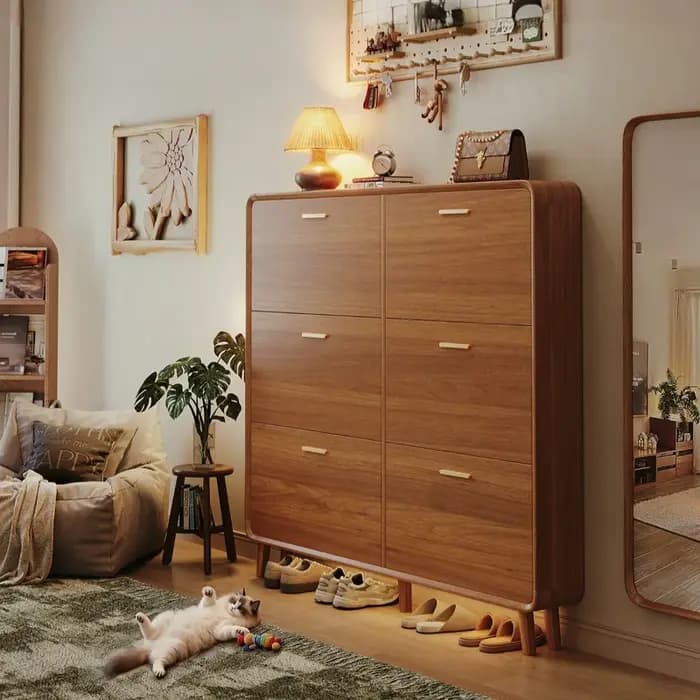 Meuble à chaussures fin et peu encombrant en bois