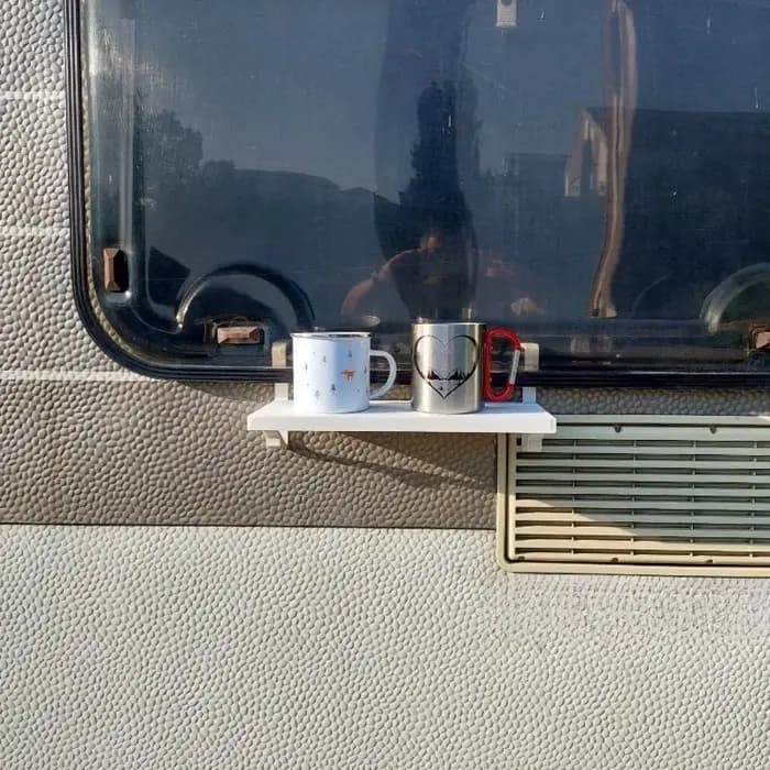 Étagère de fenêtre pour camping-car
