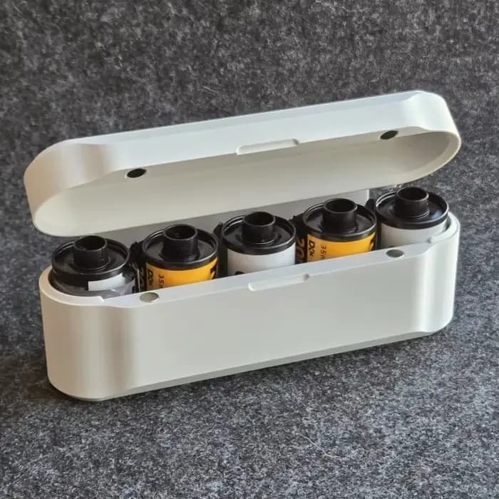 Boîte de rangement intégrée pour films, avec couvercle rabattable, légère, pour films 35 mm, boîte de voyage anti-écrasement et anti-poussière pour rouleaux de films