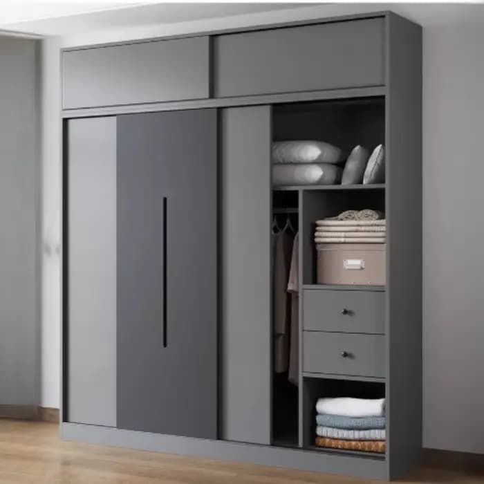 Armoire à vêtements ouverte