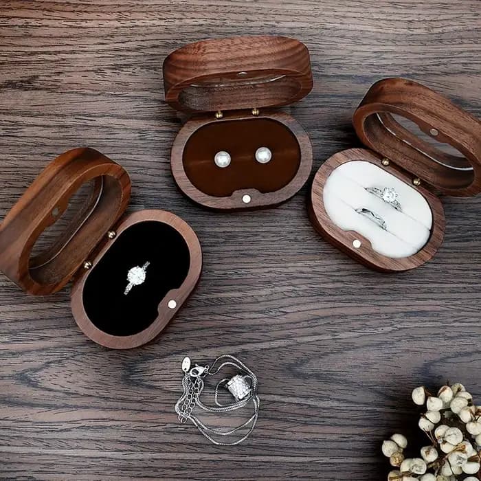 Boîte de fiançailles en bois pour amoureux