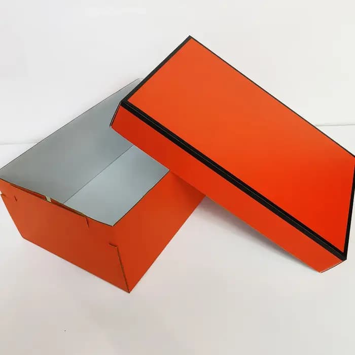 Boîtes à chaussures en carton orange