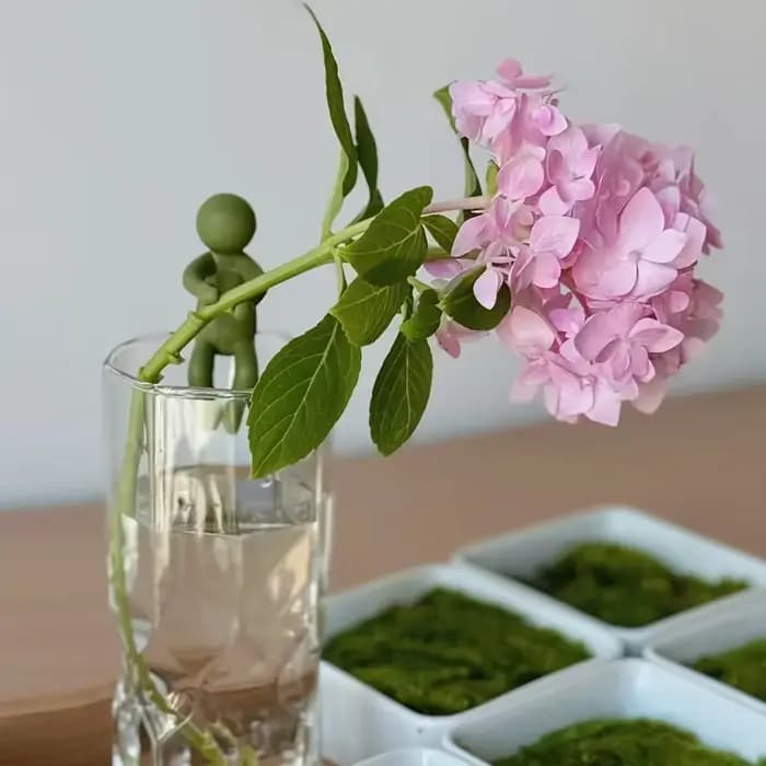 Support pour plantes coloré à 3 niveaux - Le support à fleurs en plastique présente un design unique, pratique pour la culture des plantes et le rangement des fleurs, V