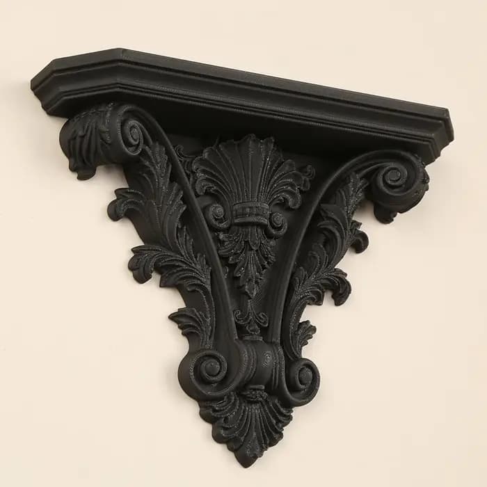 Étagère murale sculptée de style rétro européen pour un intérieur sombre