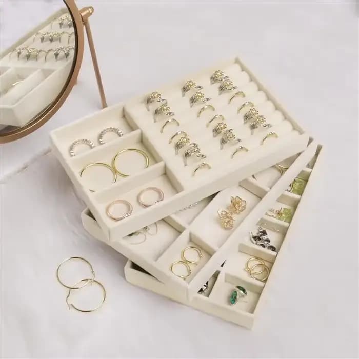Boîte de rangement de bijoux en velours améliorée