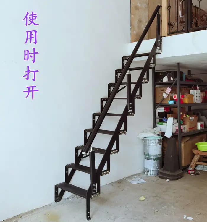 Escalier pliant mural pour la maison facile à ouvrir, stable et fiable