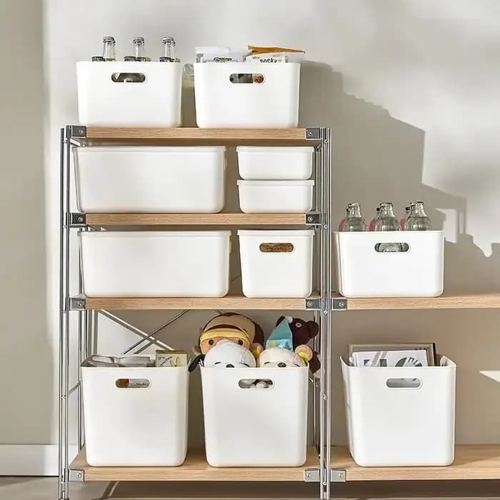 Boîte de rangement en plastique de couleur unie