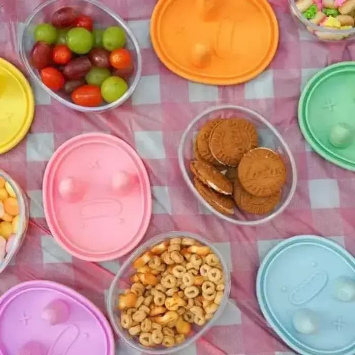 Boîte à collation mains libres, sans miettes, boîte de rangement pour collations, boîte à biscuits de dessin animé, boîte hermétique en silicone de qualité alimentaire résistante à l'humidité