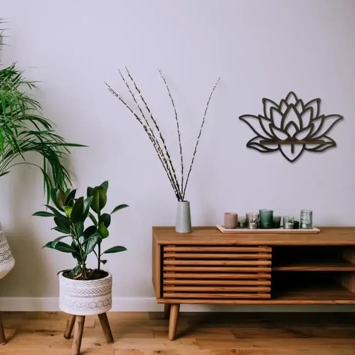 Étagère d en bois sculpté à fleurs
