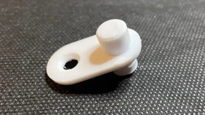 Clip de retenue pour étagère de meuble à chaussures