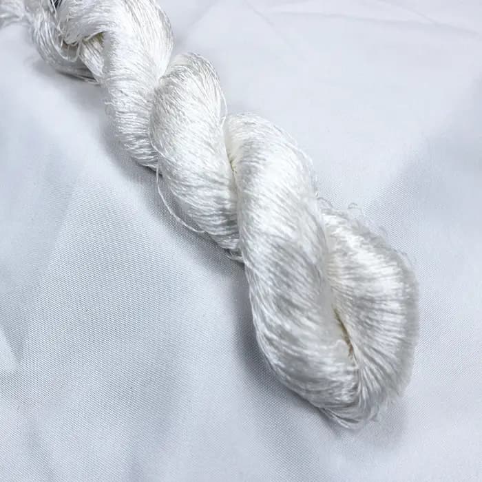 Fil de soie 1 pièce 400m 100% soie pour broderie à la main