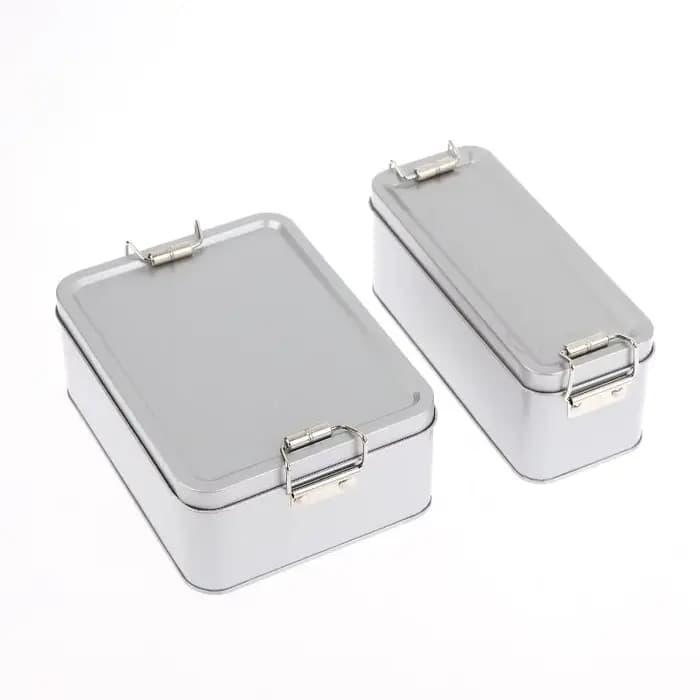 Boîte en fer blanc à boucle rectangulaire