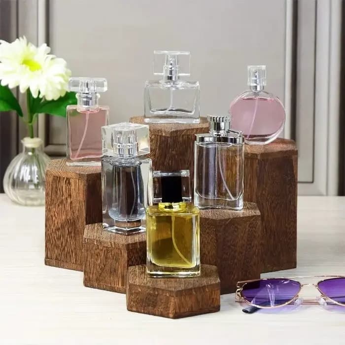Présentoir Hexagonal en bois de 6 pièces adapté à la présentation de bijoux et d'accessoires