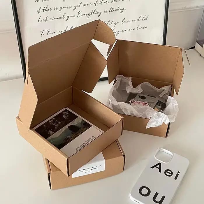 Boîte-cadeau en papier Kraft