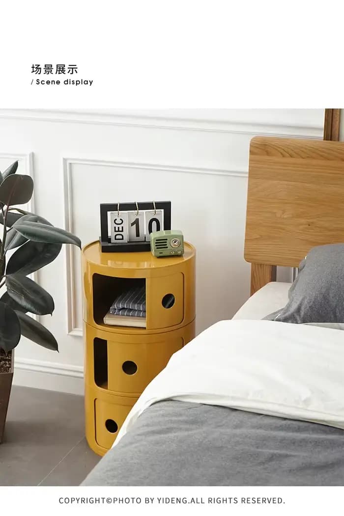 Armoire de chevet rouge en filet nordique