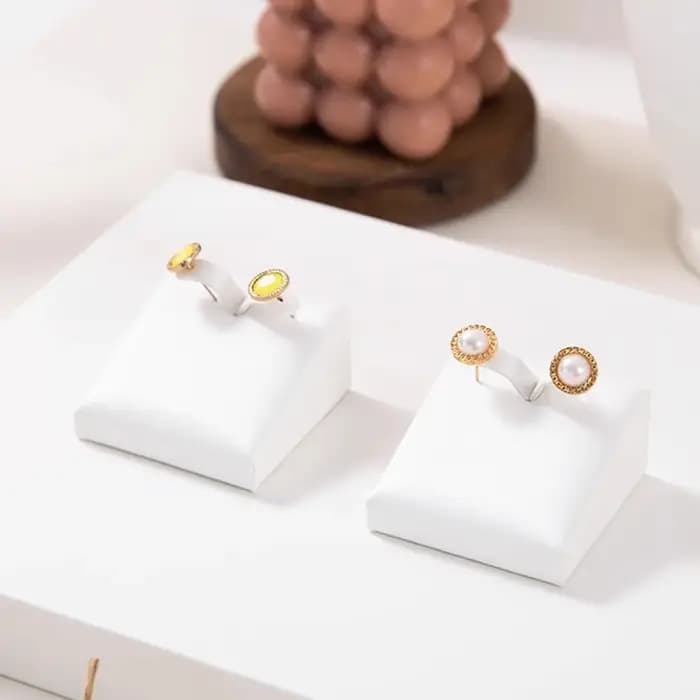 Porte-boucles d'oreilles