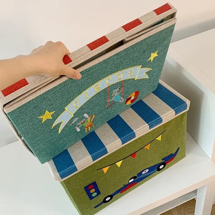 Boîte de rangement pour enfants avec couvercle