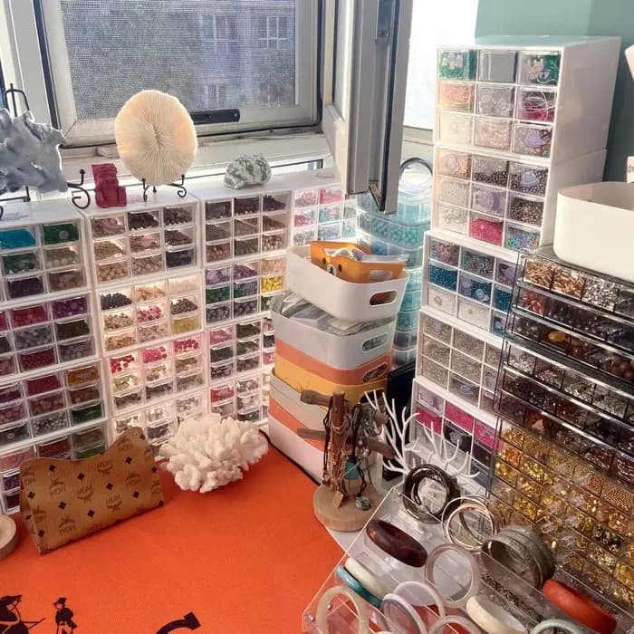 Boîte de rangement à neuf compartiments pour perles