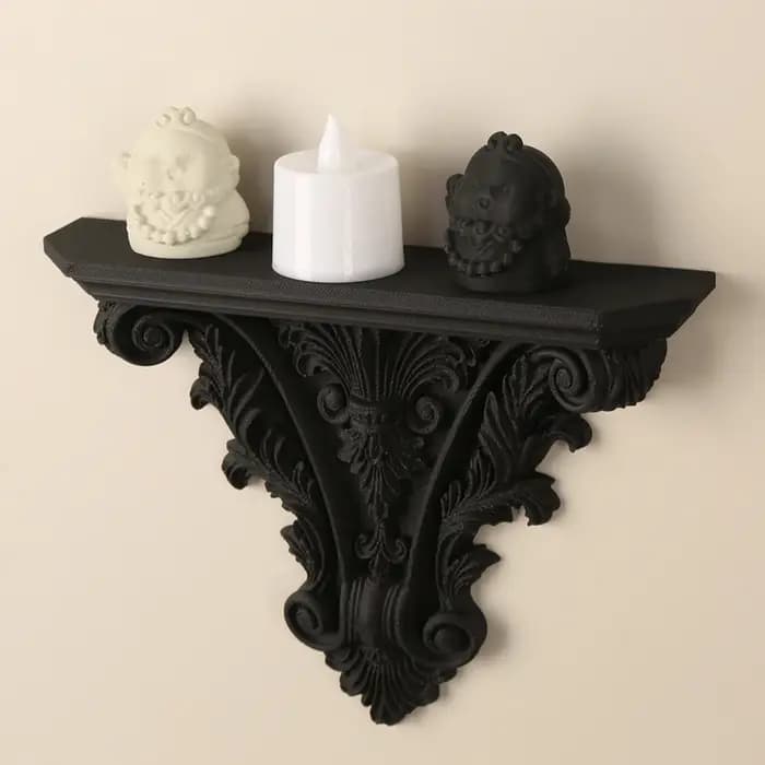 Étagère murale sculptée de style rétro européen pour un intérieur sombre
