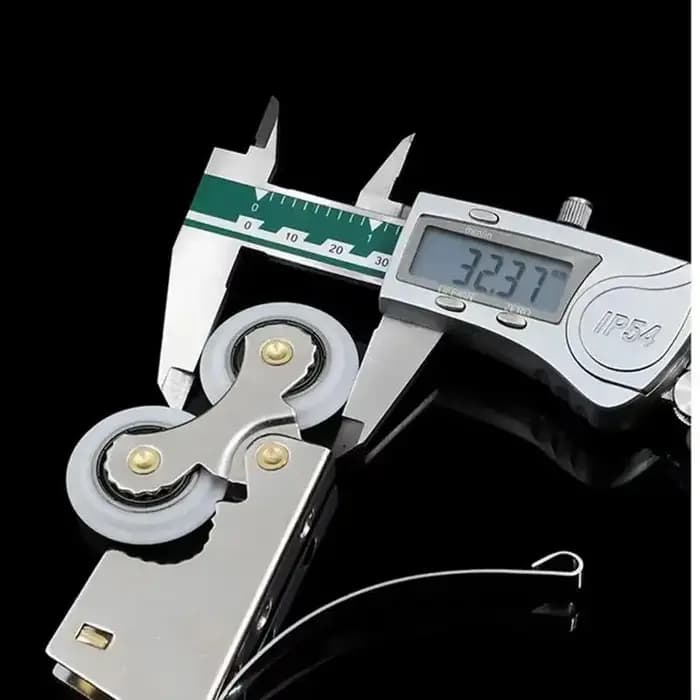 Rouleau de porte de placard coulissant robuste, résistant à l'usure, pour un glissement fluide, idéal pour la réparation de placards et l'entretien domestique DIY.