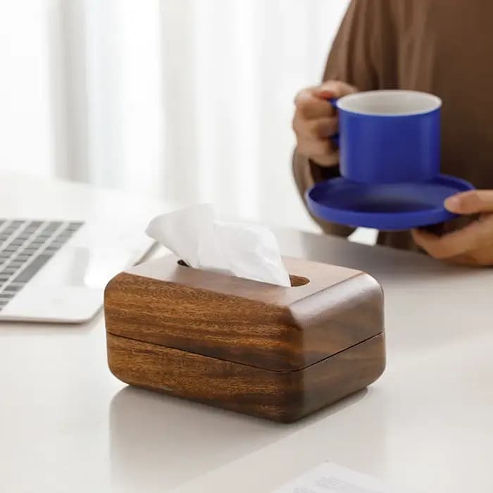 Boîte à mouchoirs en bois massif
