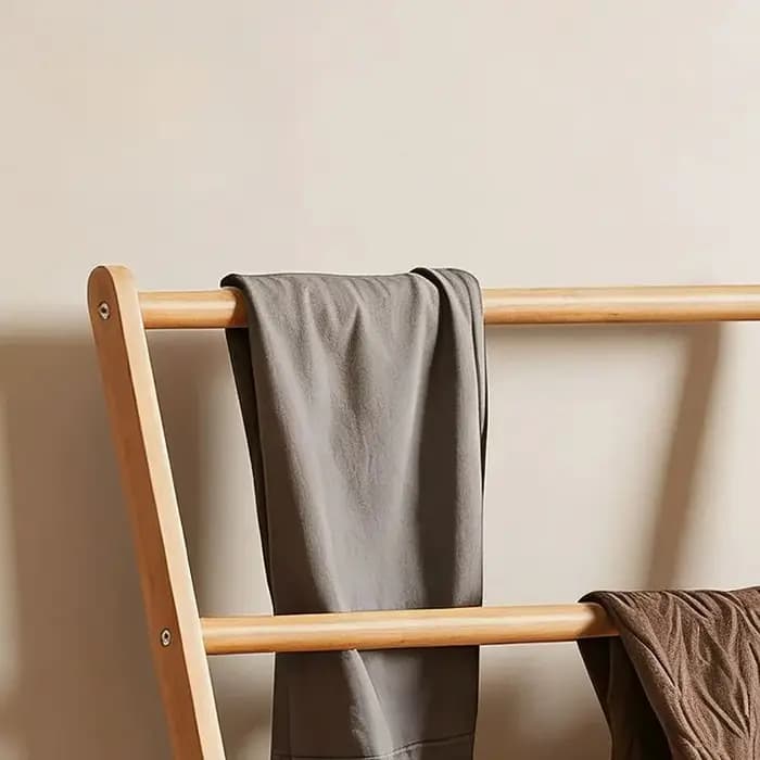 Porte-vêtements mural en bois de luxe de style japonais pour chambre à coucher