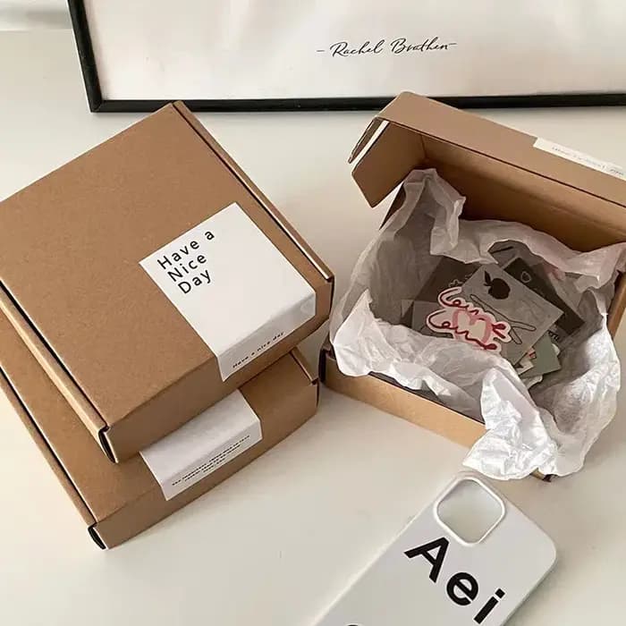 Boîte-cadeau en papier Kraft