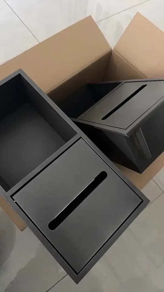 Armoire de rangement encastrée pour salle de bain en acier inoxydable