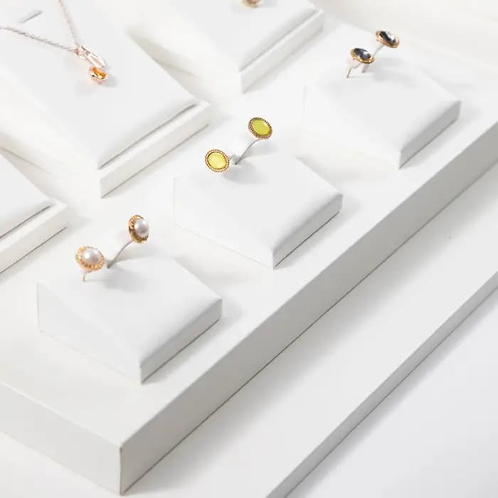 Porte-boucles d'oreilles