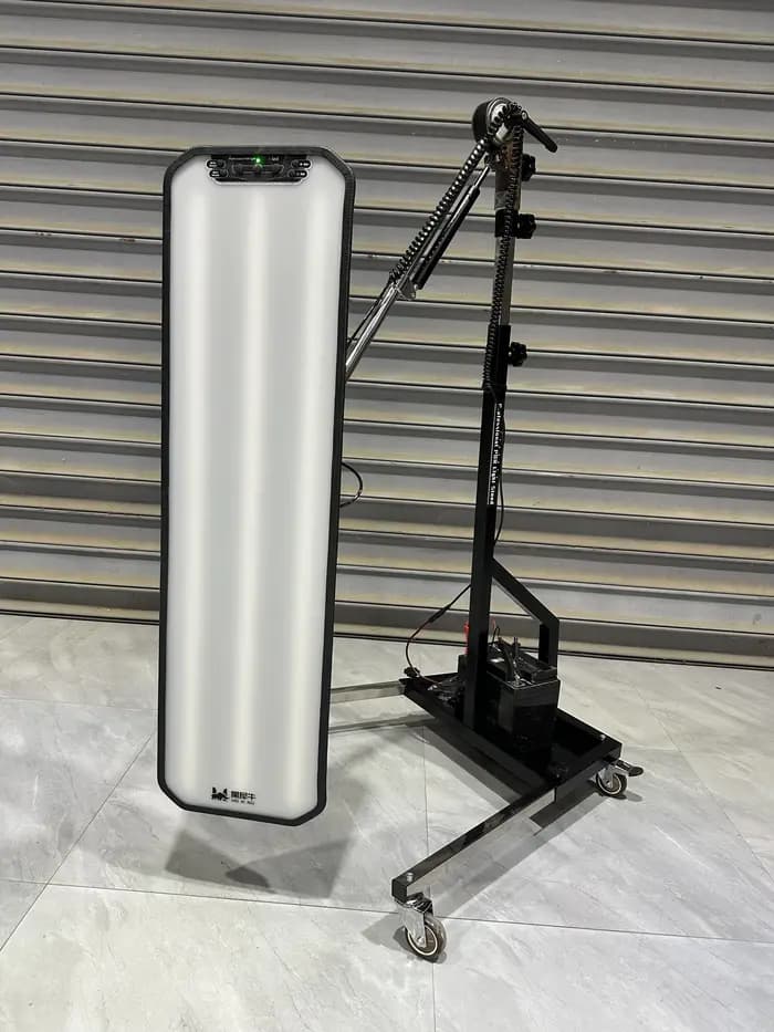 Lampe d'étagère robuste