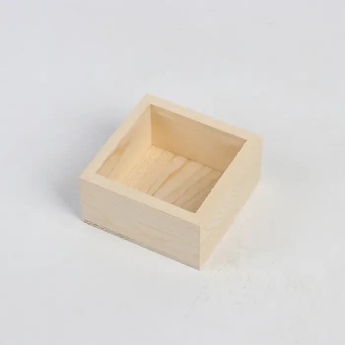 Nouvelle boîte en bois carrée décorative