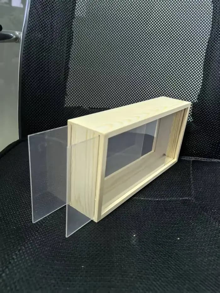 Boîte de présentation rectangulaire en bois massif