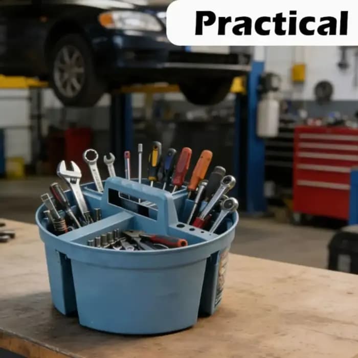 Boîte à outils en plastique à quatre compartiments