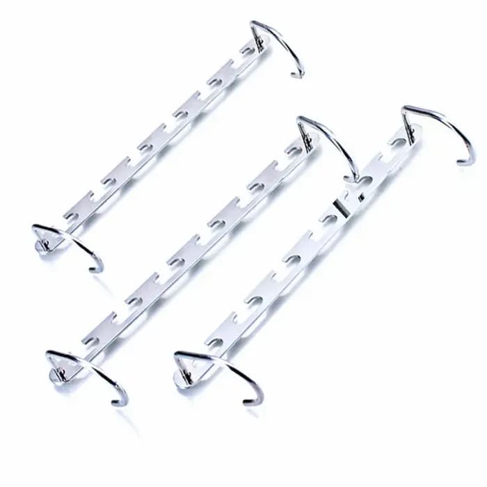 Cintres métalliques multifonctionnels permettant de gagner de l'espace